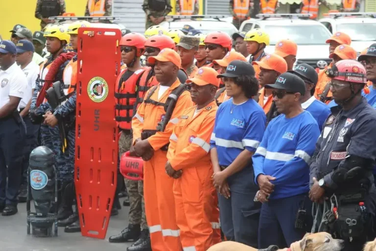 FFAA-apoyara-operativo-COE-Conciencia-por-la-Vida-Semana-Santa-2023.-COE-despliega-unas-48-mil-personas-6-1024x682-1