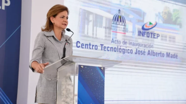 Vicepresidenta-Raquel-Pena-inaugura-nuevo-centro-tecnologico-del-Infotep-especializado-en-transporte-y-logistica-beneficia-a-mas-27000-estudiantes-jpeg