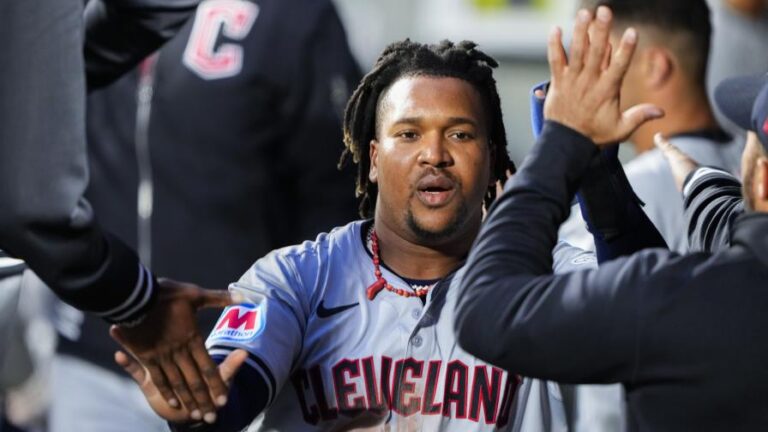 jose-ramirez-punto-de-referencia-en-la-ciudad-de-cleveland-focus-0.11-0.48-896-504