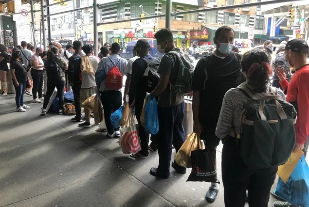000000000000000000-Alcalde-Adams-dice-NYC-esta-saturada-de-inmigrantes