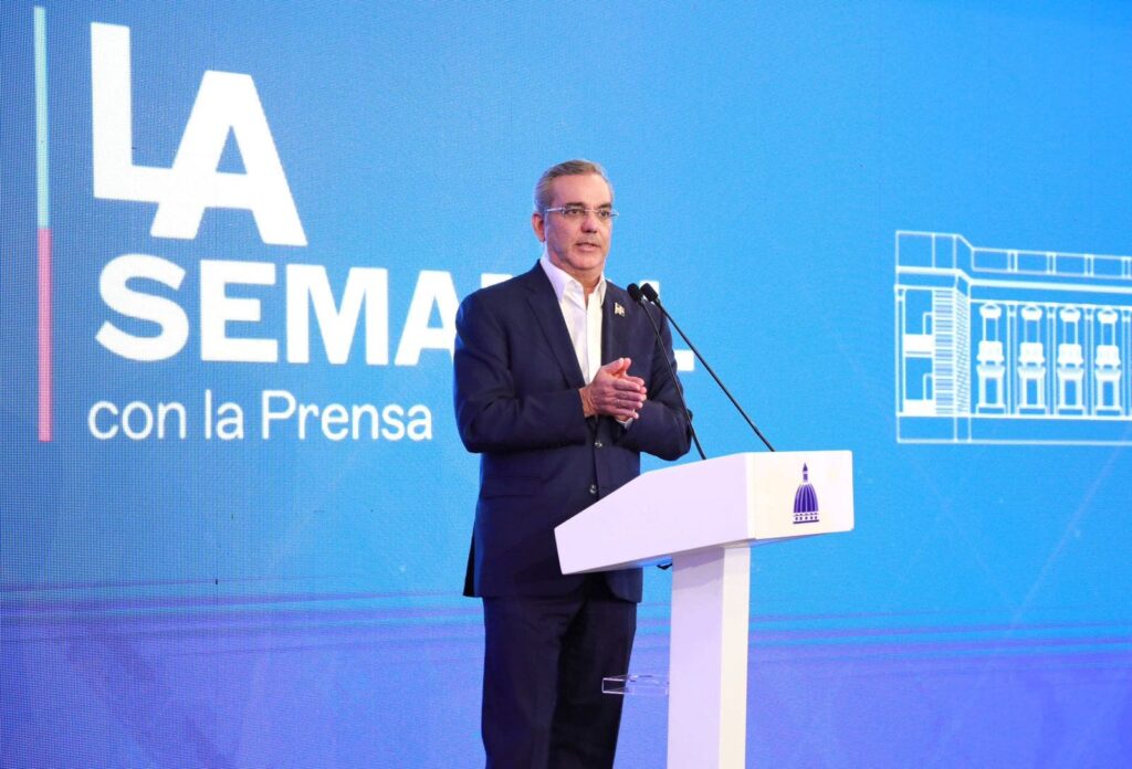 ABINADER-EN-LA-SEMANALL