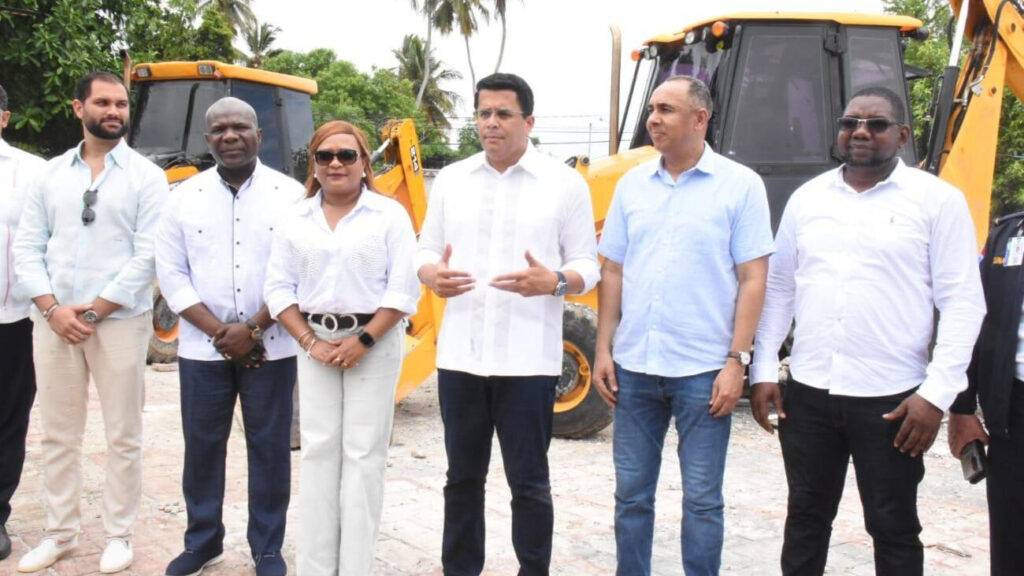 Inicio construcción plaza en Gua