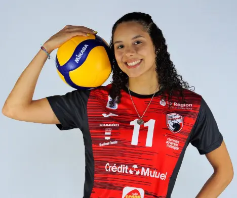 66d0a04012a0c_pilar-victoria.jpg