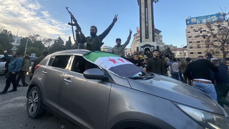 Yihadistas-ocupan-una-ciudad-al-norte-de-Siria-tras-enfrentarse-a-las-fuerzas-kurdas