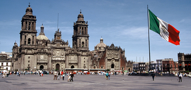 Plaza-de-la-constitucion-mexico