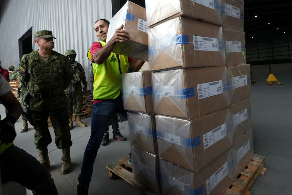 ecuador-se-encamina-a-una-segunda-vuelta-en-una-ZT6C2N23FVGDHH3I6E5HS54WUI