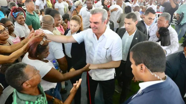 Abinader-inaugura-obras-viales-deportivas-y-de-servicios-en-San-Pedro-y-Santo-Domingo-728x409