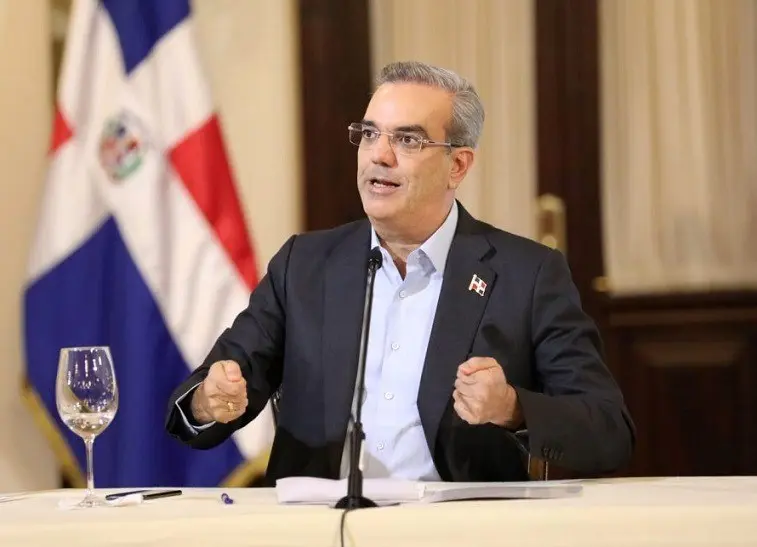 Luis-Abinader-en-Palacio-Nacional-Fuente-externa