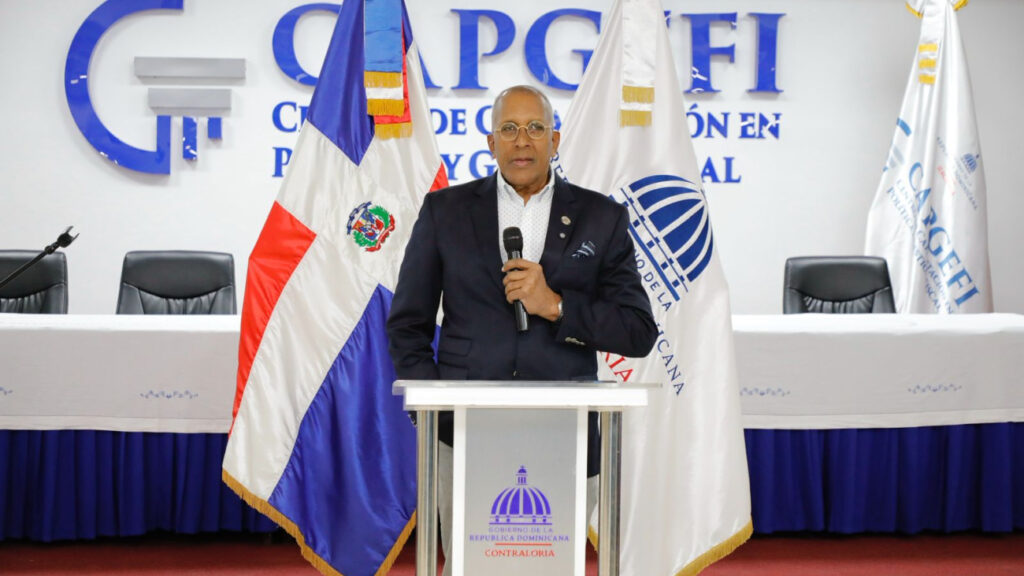 Contralor Félix Santana