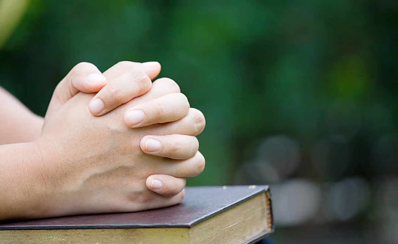 Oracion-para-recibir-a-cristo-ahora-1300x800