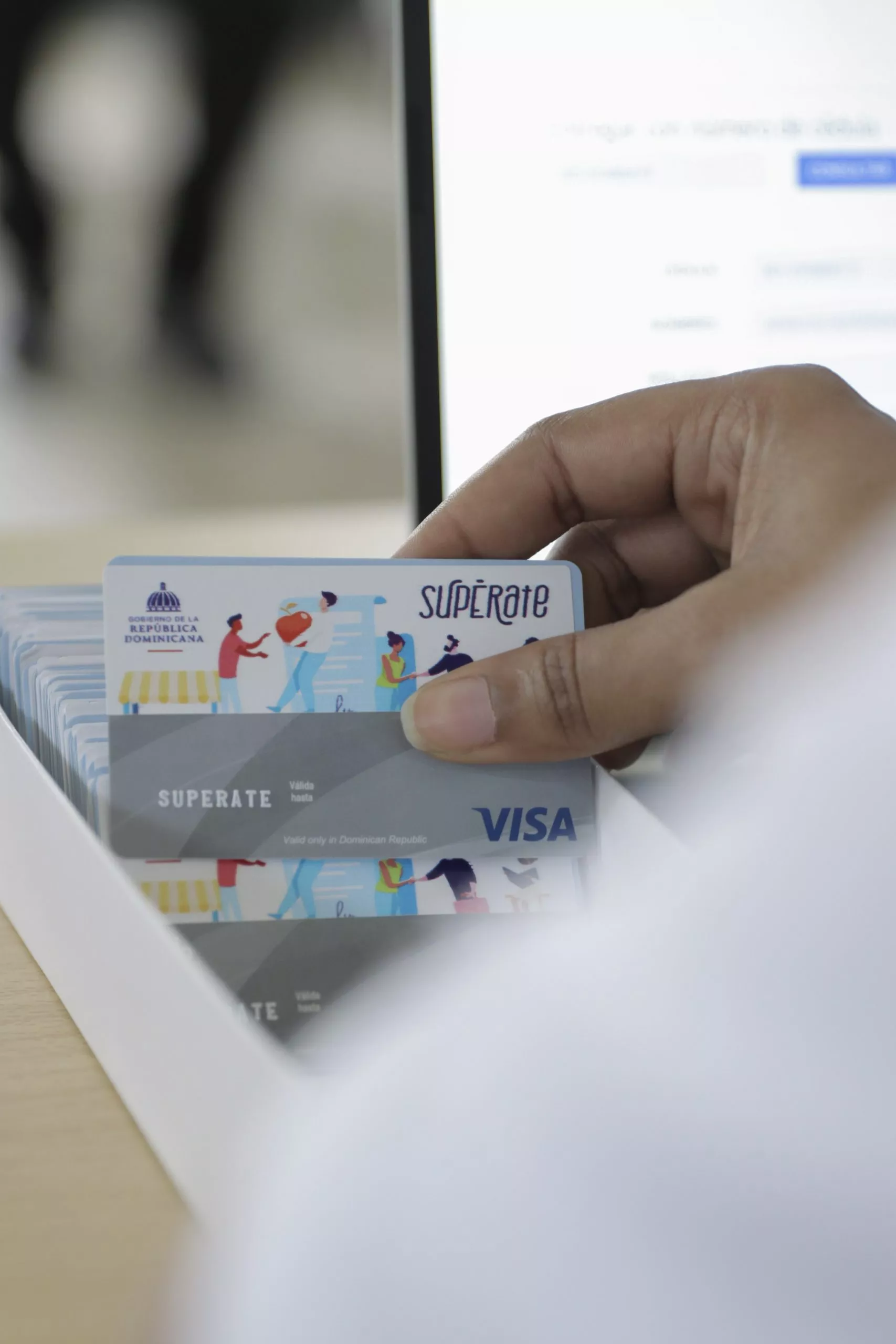 Hacen-llamado-a-acudir-a-las-Delegaciones-provinciales-a-solicitar-el-cambio-de-la-cedula-por-la-tarjeta-Superate.-scaled