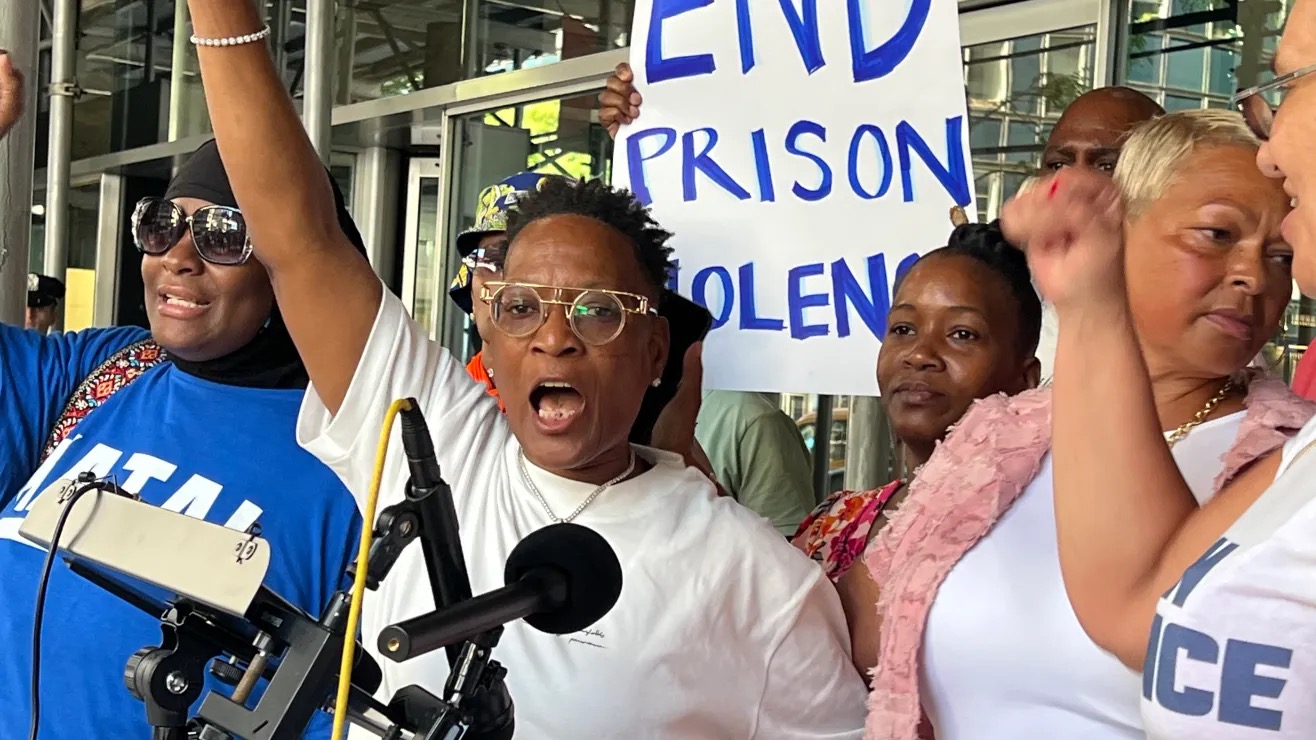 F714ECCB-BEEF-4314-9C9E-0820F19CD338