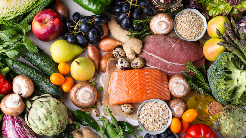 El-ayuno-intermitente-versus-la-dieta-mediterranea-cual-es-mejor-para-perder-peso