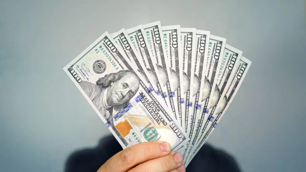 Dolares