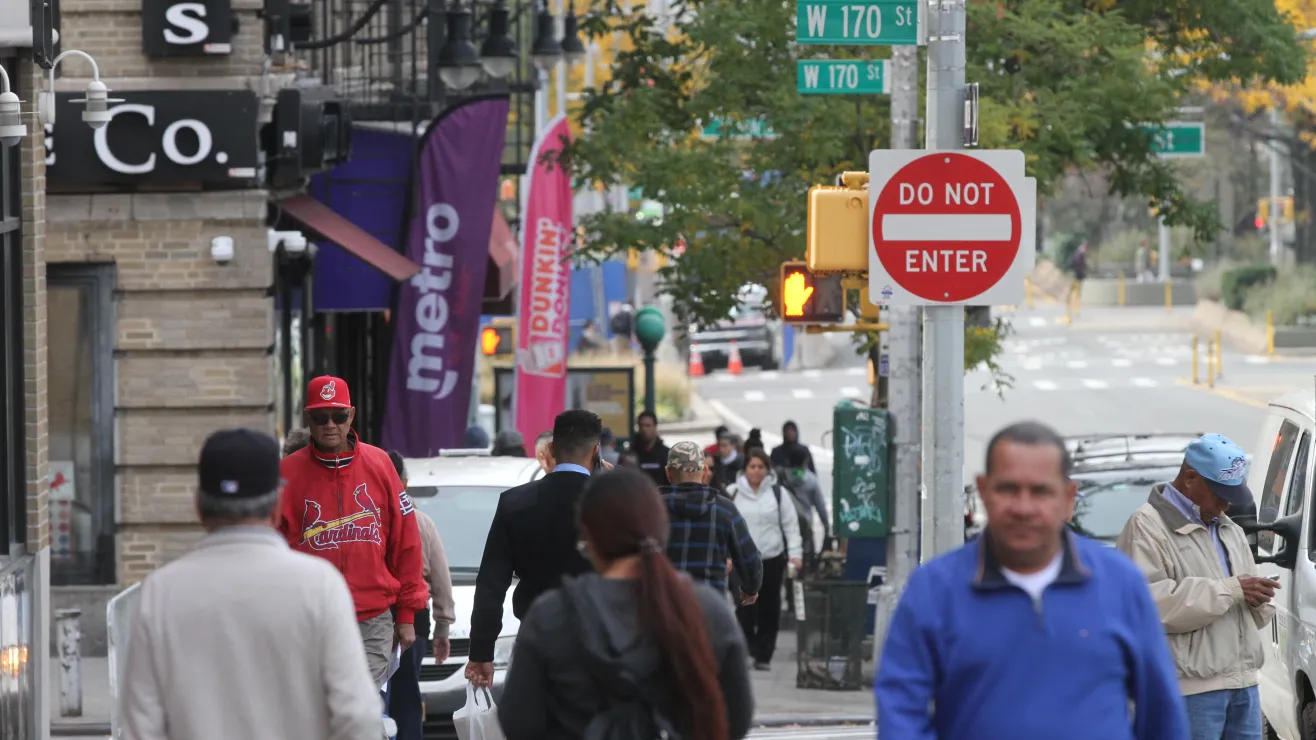 10-25-2019_washingtonheights_dr_voting_003