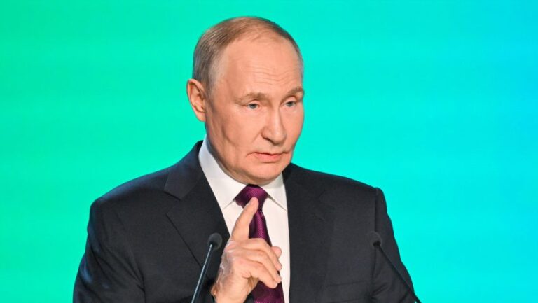 Kremlin-pide-prestar-atencion-a-como-define-Putin-al-regimen-de-Kiev-850x479