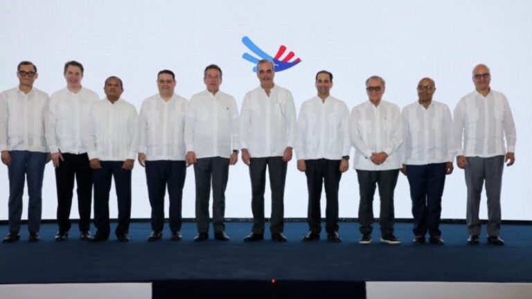 Presidente-Abinader-dice-RD-es-el-principal-hub-logistico-de-la-region-con-el-Punta-Cana-Free-Trade-Zone-que-creara-mas-de-9000-empleos-850x478