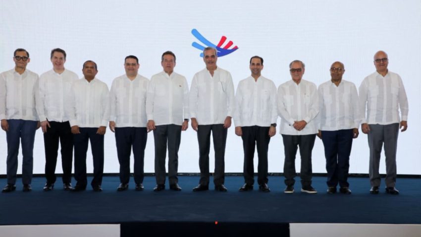 Presidente-Abinader-dice-RD-es-el-principal-hub-logistico-de-la-region-con-el-Punta-Cana-Free-Trade-Zone-que-creara-mas-de-9000-empleos-850x478