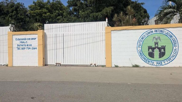 estudiante-mata-a-otro--al-salir-de-escuela-en-santiago-1339d505-focus-0-0-896-504