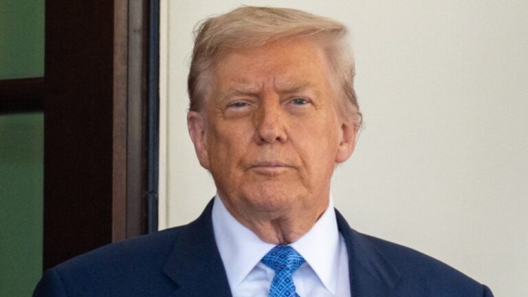 shutterstock_2663836459