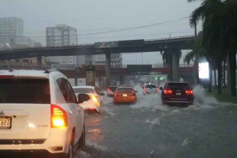 Lluvias-tormentas-electricas-y-vientos-un-sistema-en-el-Atlantico-afecta-a-gran-parte-del-territorio-nacional