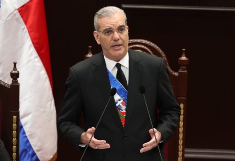 Luis-Abinader-establece-un-camino-hacia-el-progreso-del-pais-con-la-meta-de-2036-850x585