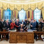 Pastores-evangelicos-se-reunen-y-rezan-por-Trump-en-la-Casa-Blanca-850x479