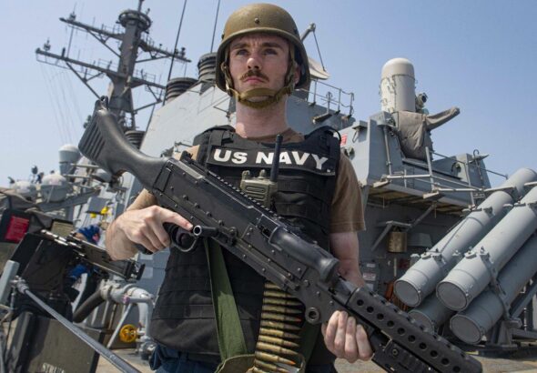 El-primer-mensaje-de-las-fuerzas-de-EE.UU_.-tras-24-horas-de-bloqueo-naval-a-Iran