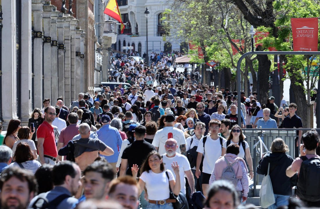 Espana-regularizara-a-medio-millon-de-migrantes