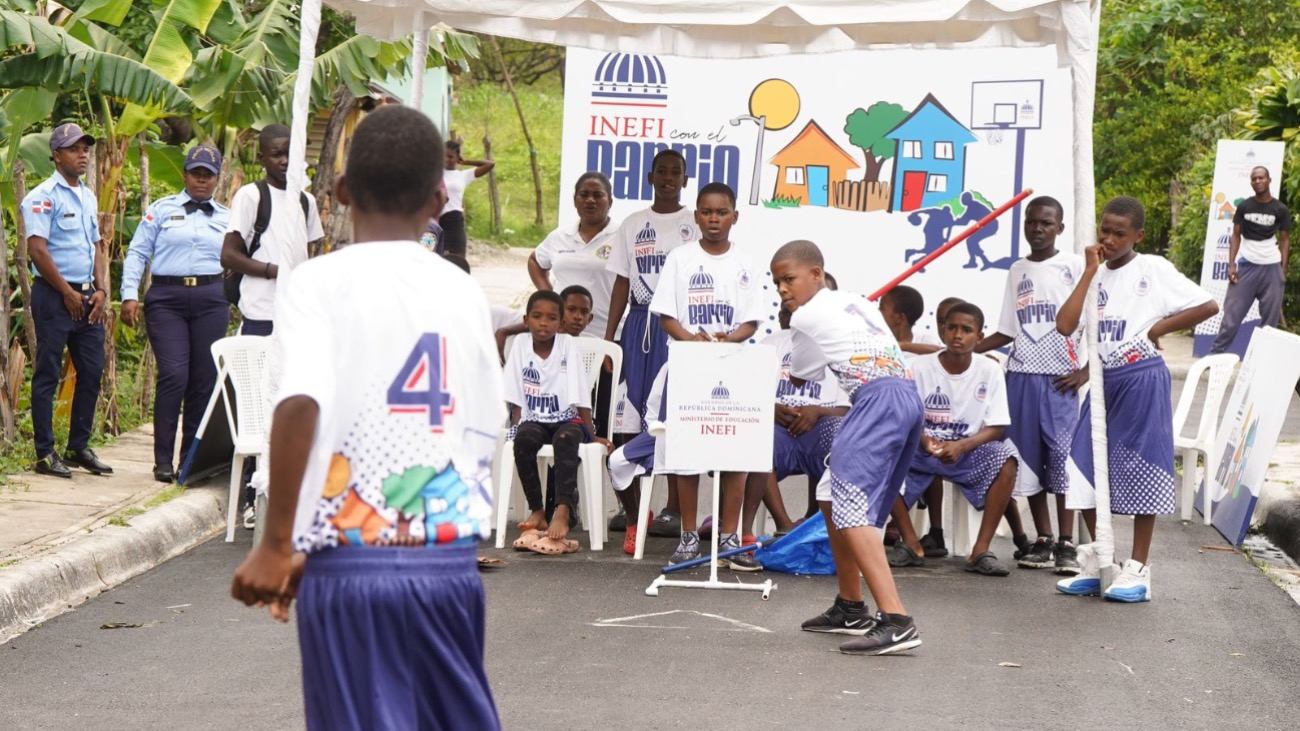 Inefi-desarrolla-jornada-deportiva-y-recreativa-en-Elias-Pina