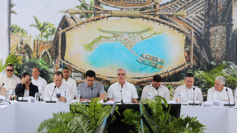 Presidente-Abinader-y-ITM-Group-anuncian-inauguracion-de-Port-Samana-el-24-de-noviembre-con-1000-empleos-directos-y-mas-de-3000-indirectos-para-un-total-de-4000-plazas-laborales