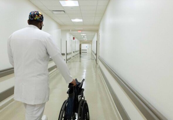 proponen-penas-de-carcel-contra-quienes-agredan-a-medicos-3920d118-focus-min0.46-0.44-896-504