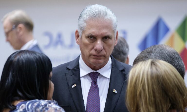 Diaz-Canel-acusa-a-EE.UU_.-de-liberar-una-guerra-despiadada-contra-Cuba