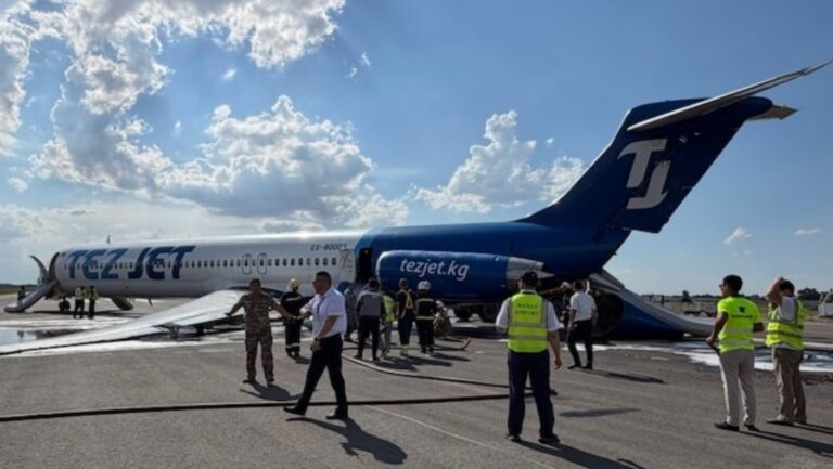 Aterrizaje-forzoso-y-evacuacion-de-emergencia-tras-falla-de-un-avion-durante-el-despegue