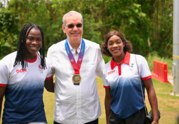 Presidente-Luis-Abinader-es-reconocido-por-su-vision-y-aportes-al-exito-de-los-XXV-Juegos-Centroamericanos-y-del-Caribe-Santo-Domingo-2026-850x478