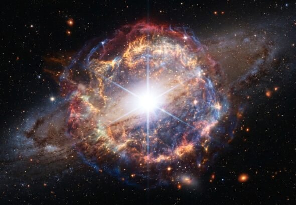 Supernova_explosion_in_distant_g…_20261021165633